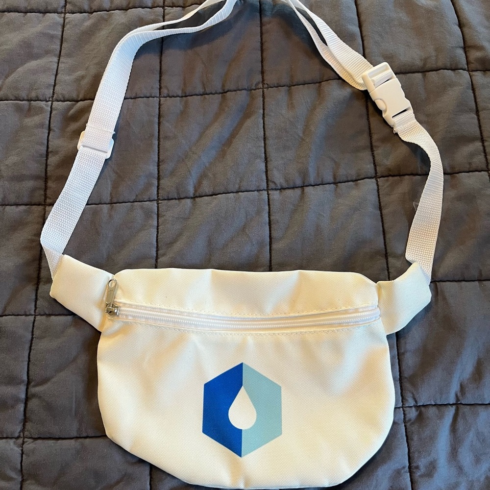 Fanny pack (with Liquid IV logo)